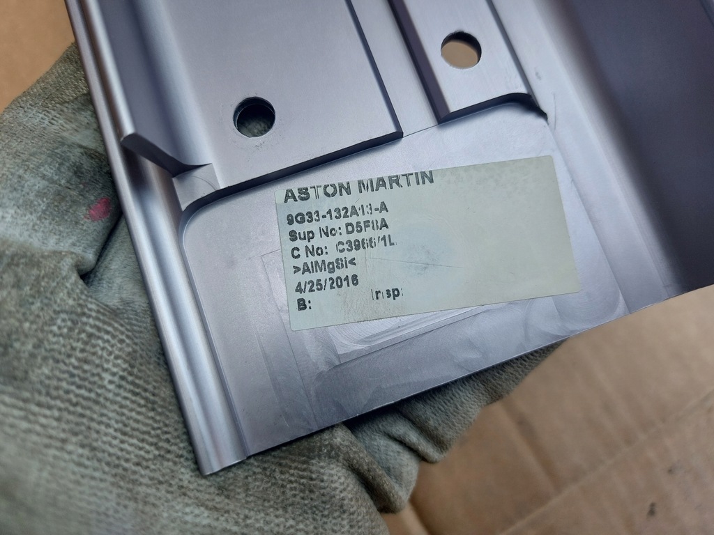 фото №5, Молдинг накладка поріг ліва aston martin vantage 16r 9g33-132a1-a