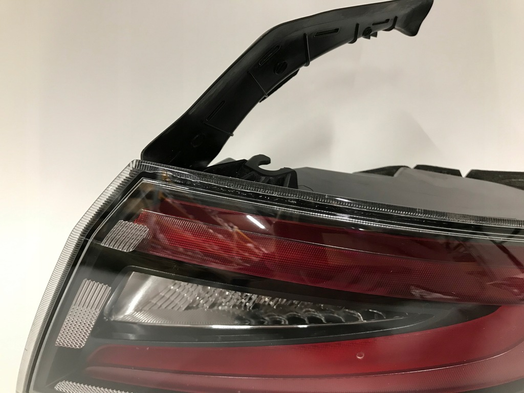 фото №4, Alfa romeo giulia qv лампа задняя правая наружная led europa