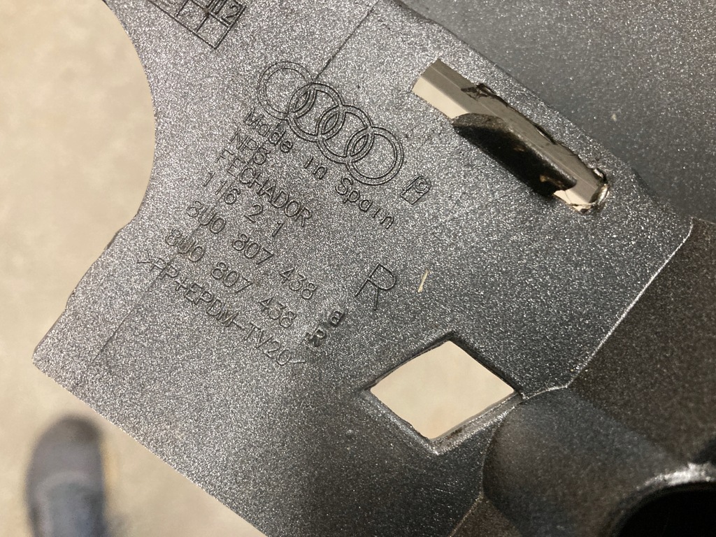 фото №11, Audi q3 8u бампер перед обшивка правый orygi.