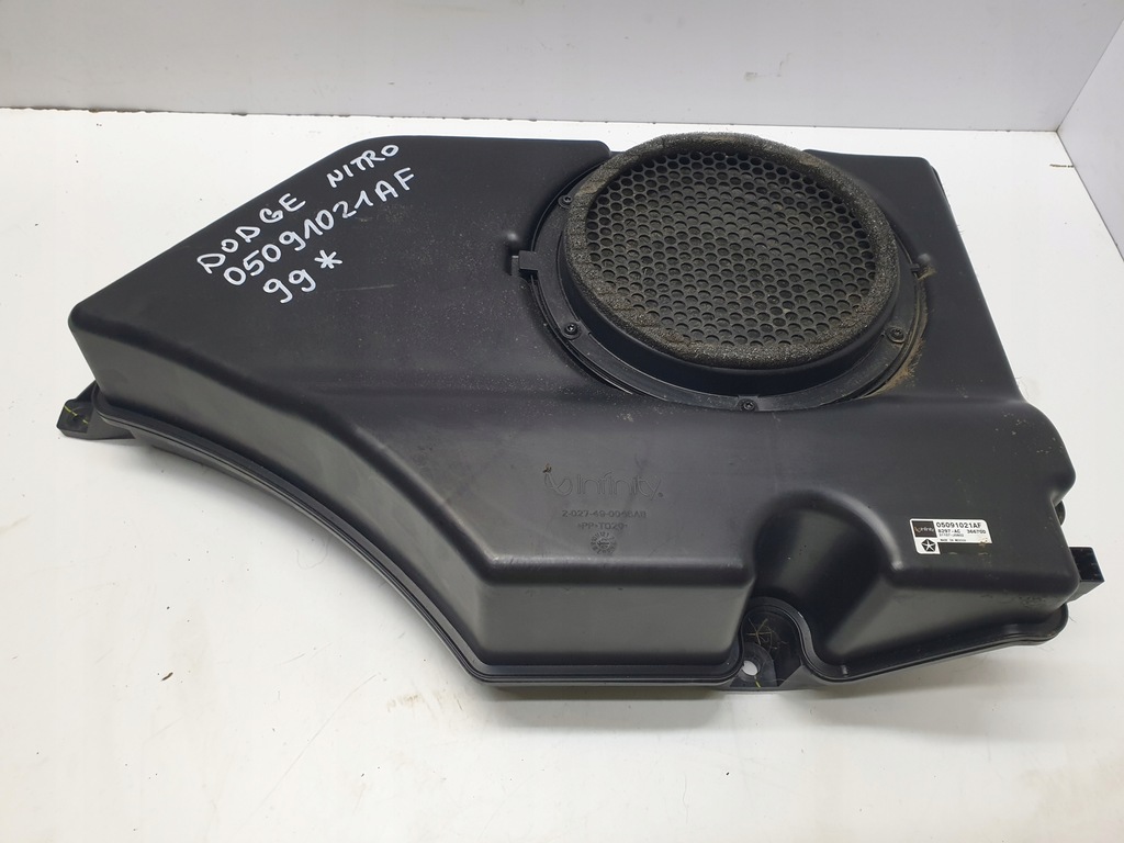 фото №1, Сабвуфер dodge nitro 05091021af