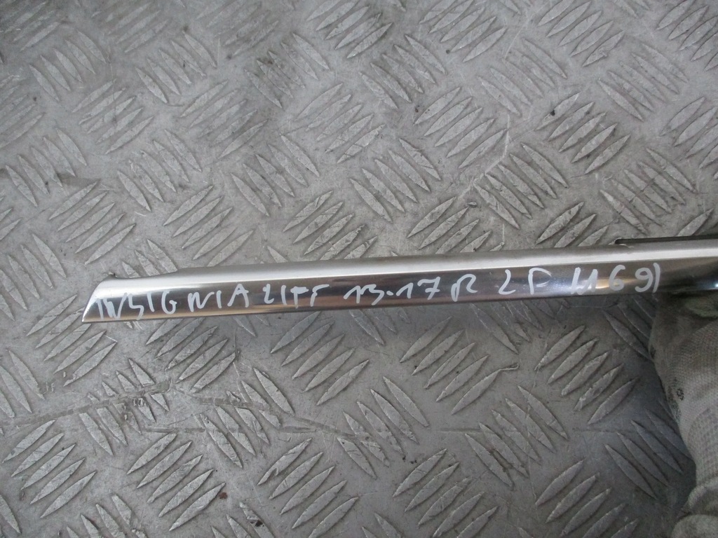 фото №8, Молдинг уплотнитель хром левый перед opel insignia lift 13-17r 22834388