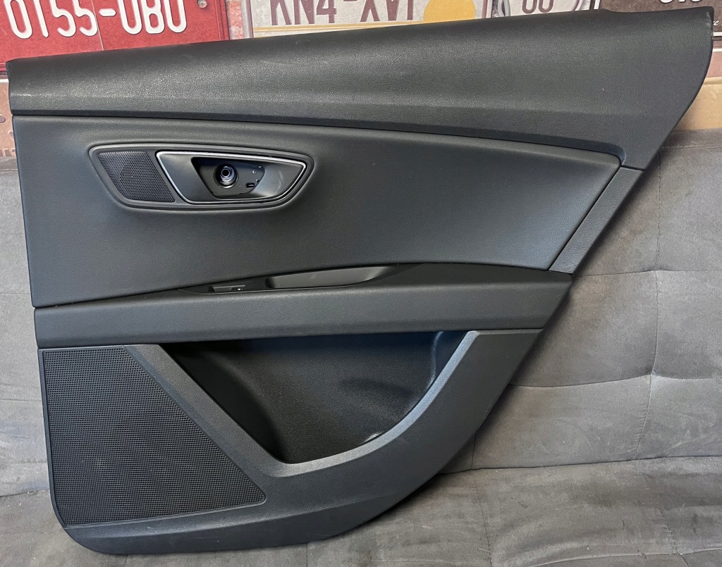 Купити Обшивка двері праві задній seat leon 3 3 12-20 5f4867116