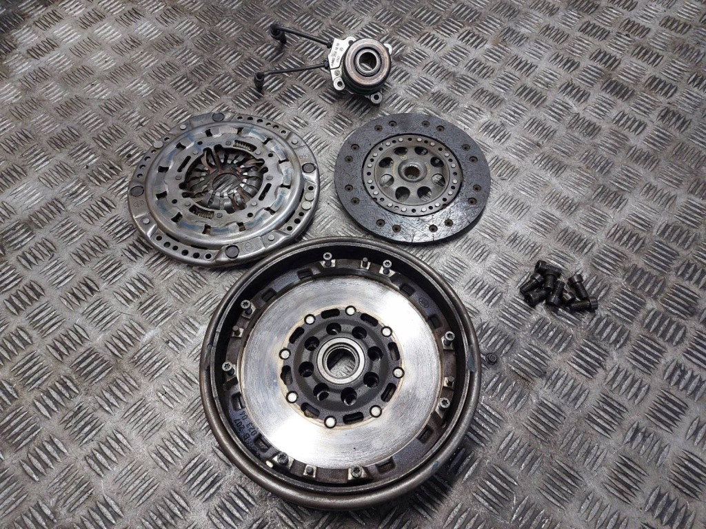 фото №1, Колесо двухмассовый + диск + прижим + подшипник mercedes w168 a170 1.7 cdi