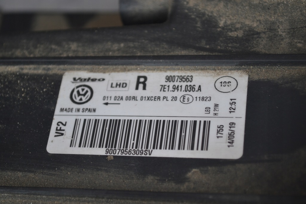 фото №10, Лампа перед full led права vw transporter t6 7e