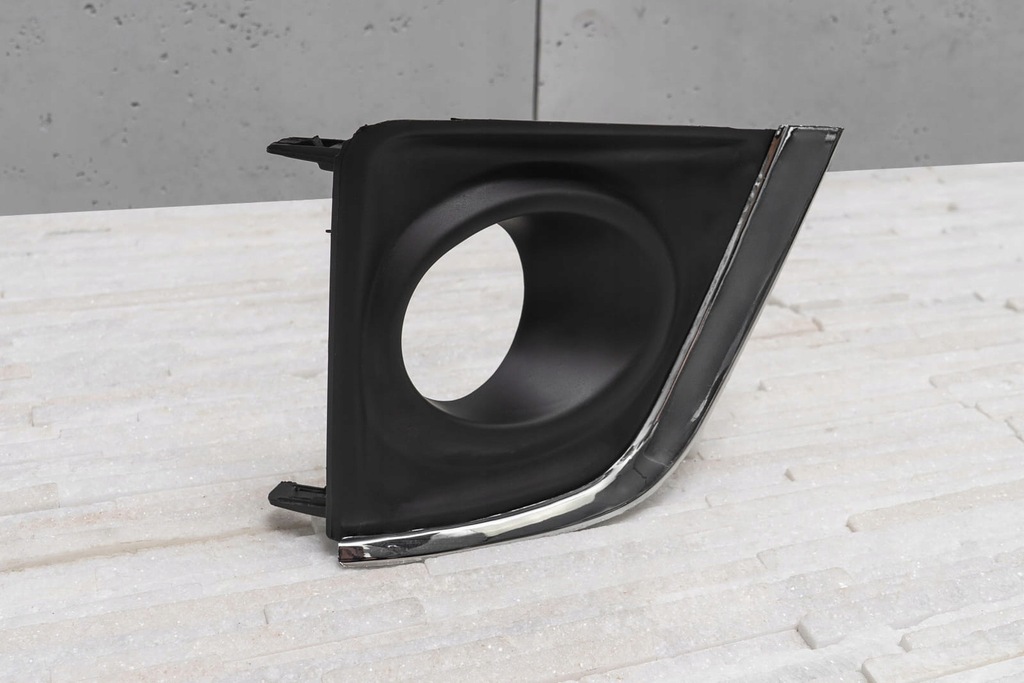 фото №11, Toyota corolla xi e16 2013-2016 решётка противотуманной фары правая 8148102400