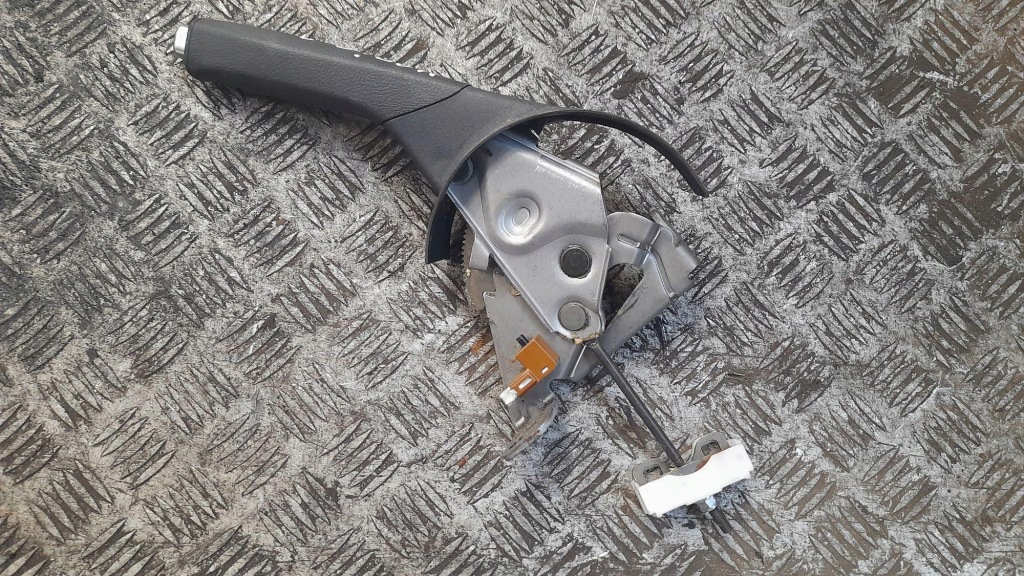 Купити Важіль гальма ręcznego^^ toyota yaris iii 3 lift 2016 1.3 b