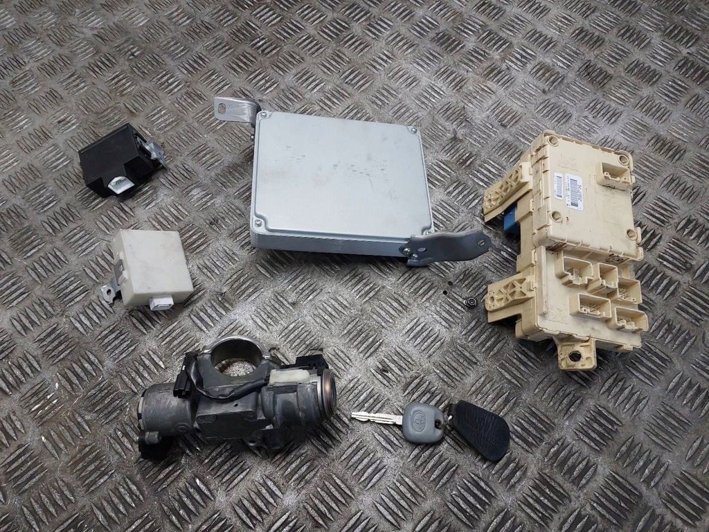 фото №9, Набор стартовый toyota avensis t25 2.0 d4d 89661-05a50 89741-05070