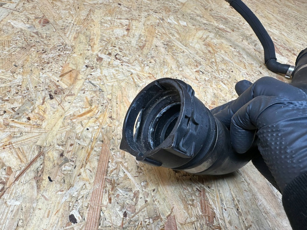 Пабтрубок  труба шланг воды bmw z4 e89 7585740 7612444 Оригинал