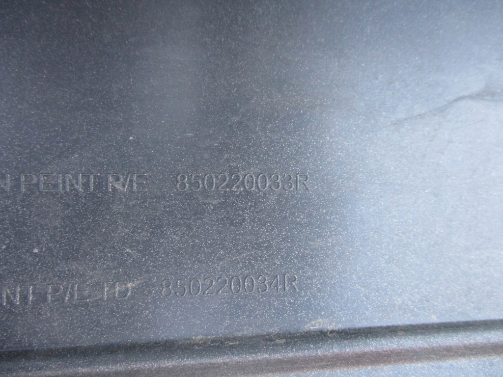 Купити Бампер задній задній dacia duster pdc 10-18 bdb 850220033r