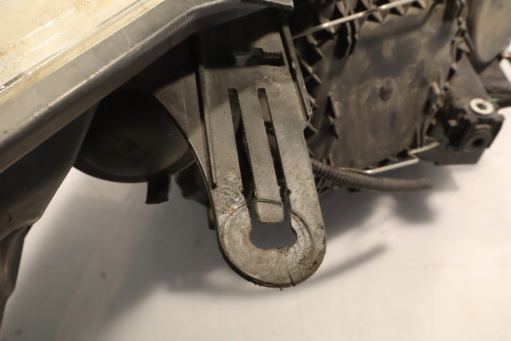 фото №7, Лампа левая передняя renault megane iii 260600017