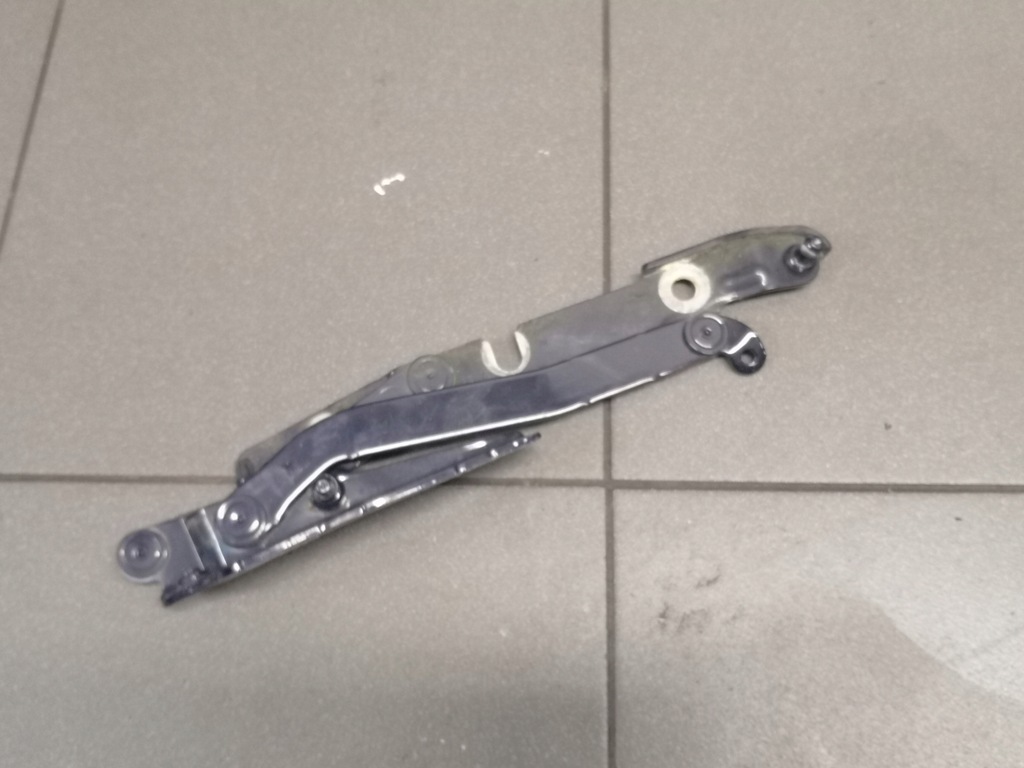 фото №4, Петля кришки задня лівий audi a4 b7 sedan 8e5827301c