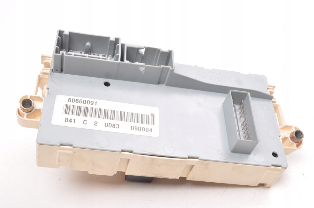 Maserati quattroporte v 4.2 коробка предохранителей 209876 60660091 Недорого