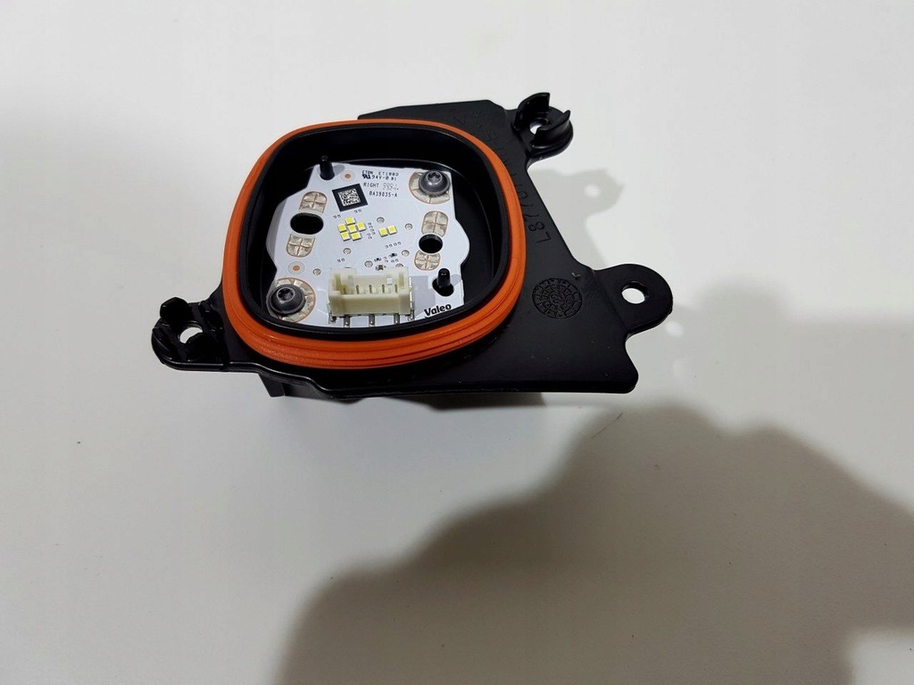 фото №1, Tesla 3 hl highland 22- модуль led jeż перетворювач правий оригінал