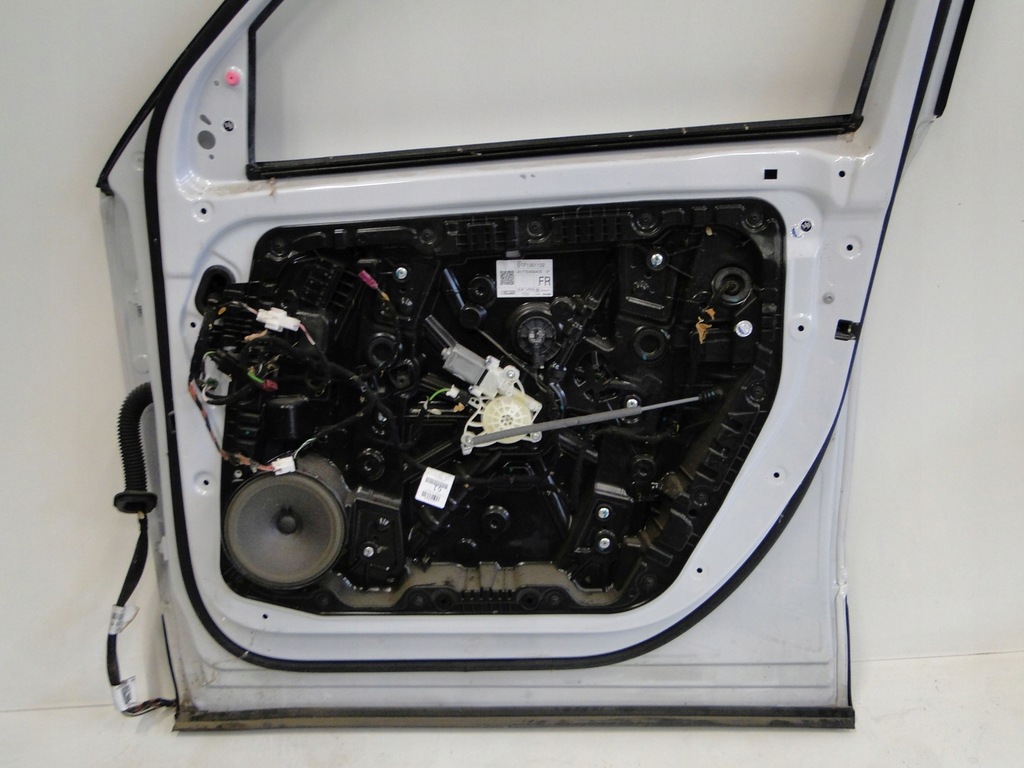 фото №13, Mercedes дверь передние правое белый 144 перед правый glb x247 247