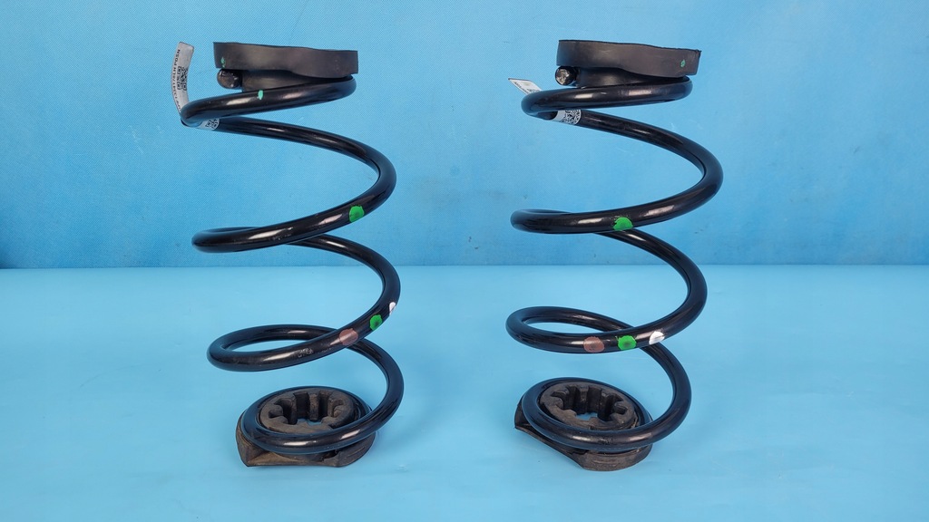 фото №1, Mercedes x247 glb 200 23r пружини підвіска комплект 2szt