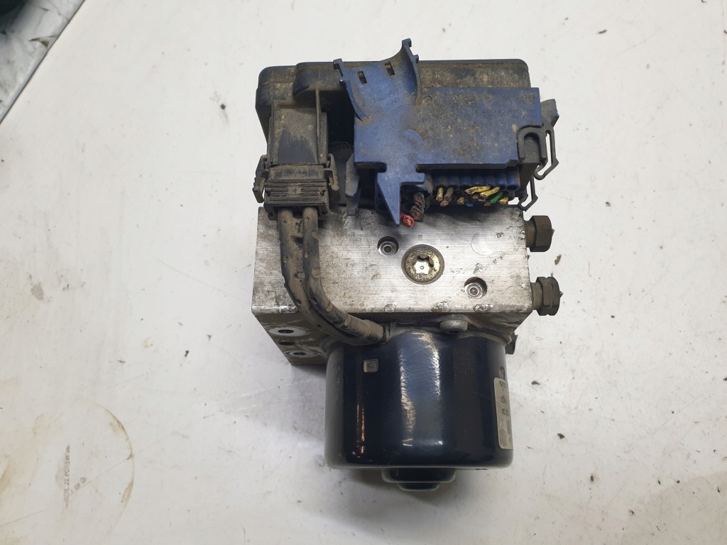 Насос abs volvo s60 volvo v70 volvo s80 9472968 Оригинал