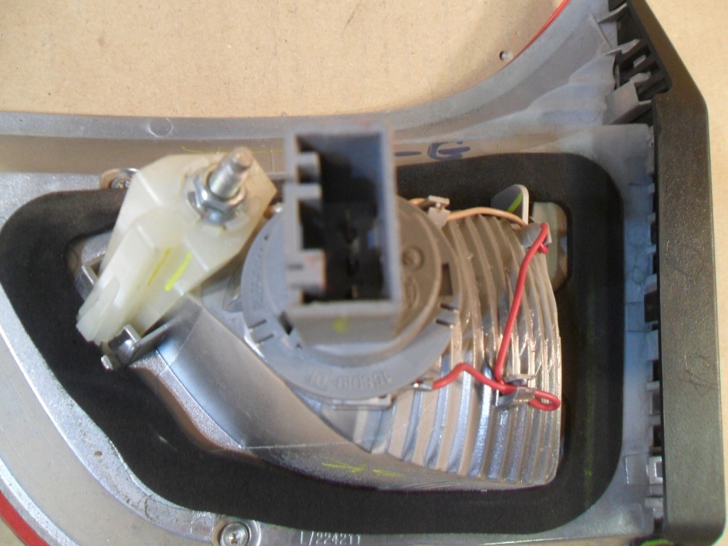 Bmw x6 e71 фара задний  задняя левая w крышке Цена