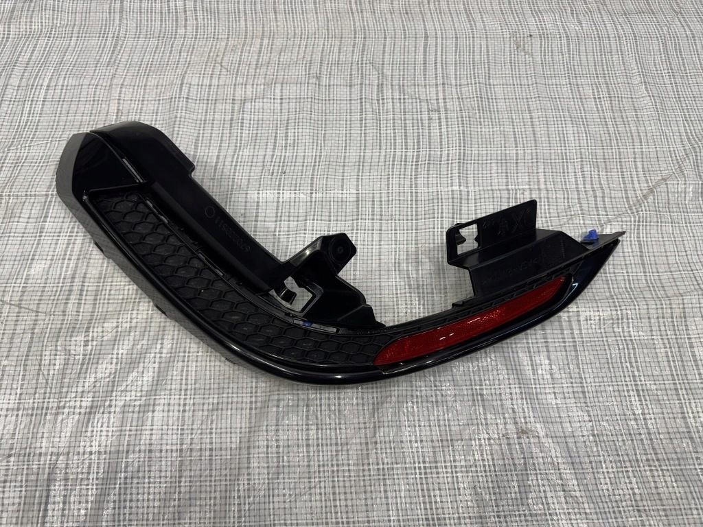 Купить Решётка бампера maserati grecale trofeo 670200511