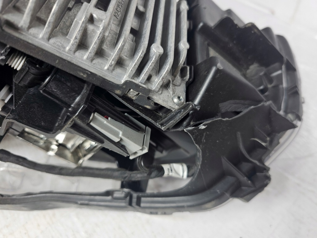 Volvo xc40 17- фара передня ліва mid led частини 32291213 америка Ціна