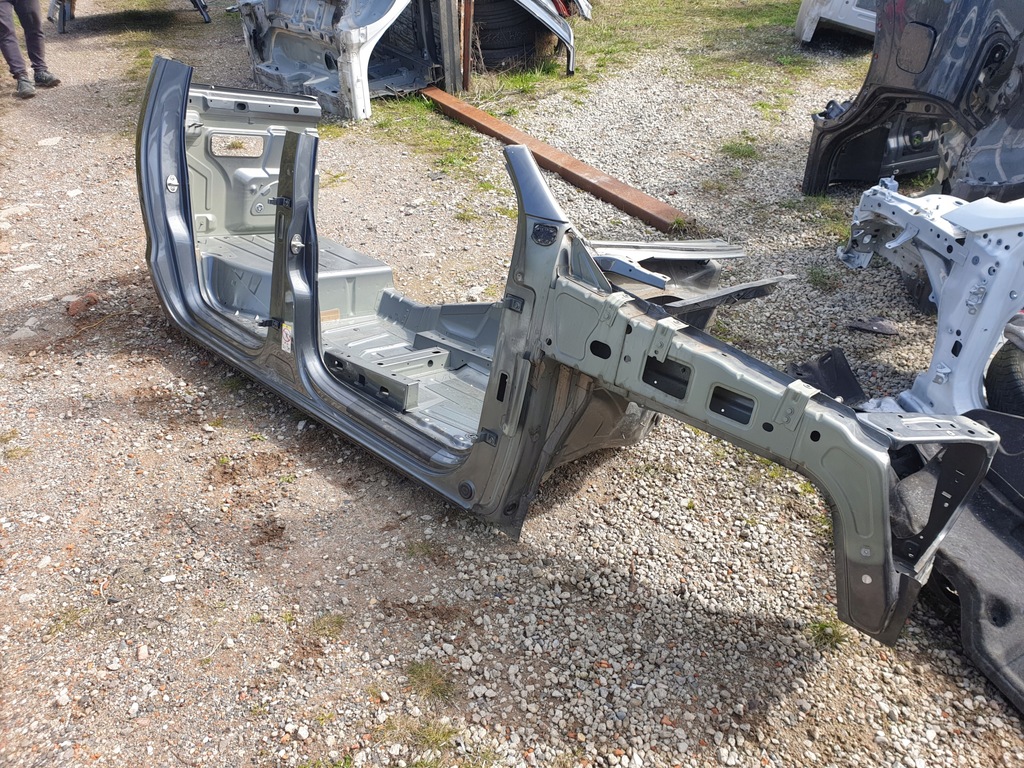 фото №1, Vw amarok четверть правый перед порог правый bok