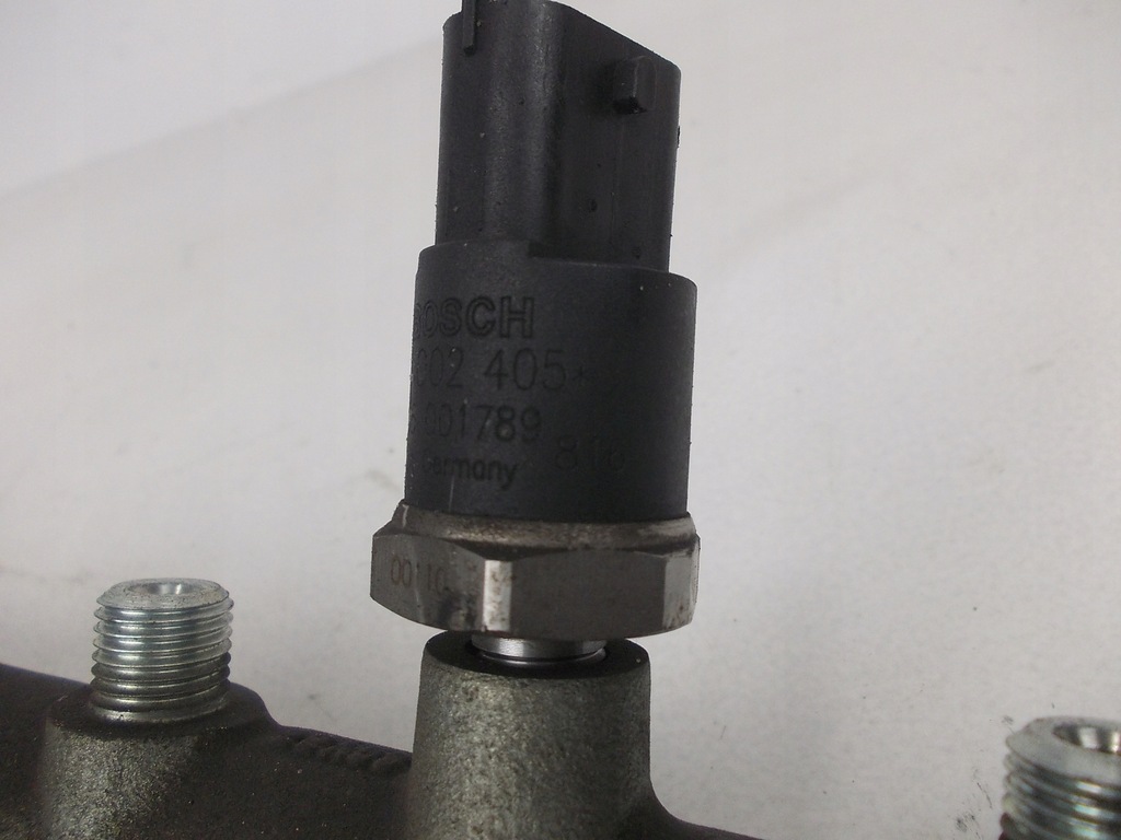 фото №8, Молдинг упорскування mitsubishi space star 1,9 did 98-05 датчик 028002405