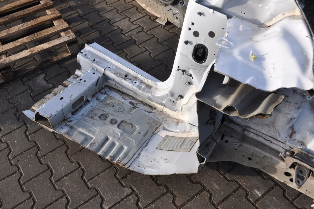 фото №7, Ford transit courier чверть лонжерон лівий перед передня 2015r