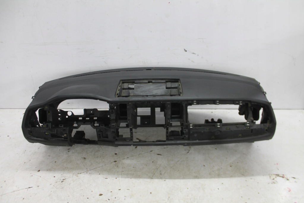 фото №1, Панель приладів консоль панель приладів vw transporter t6 15-20 eu org