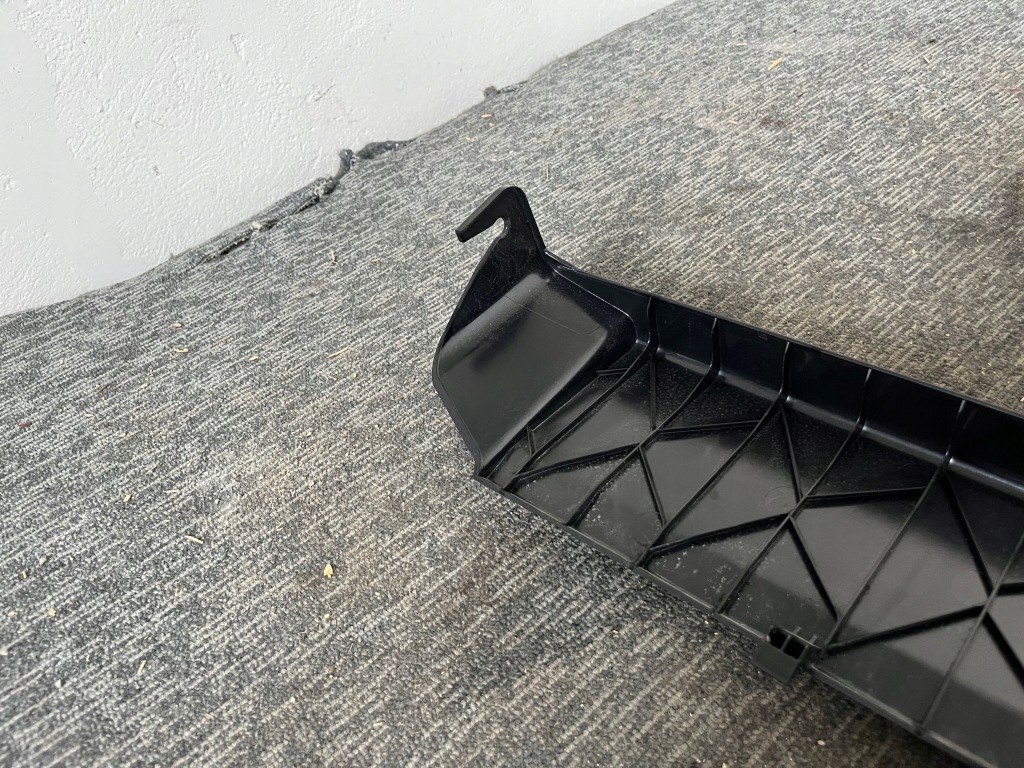 Mercedes b klasa b180 w245 захист накладка поріг багажника оригінал європа Доставка