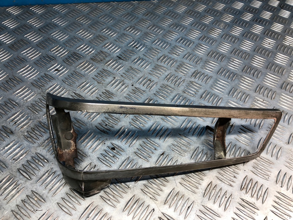 Купить Mercedes w110 w111 рамка лампы левый задний  левая хром