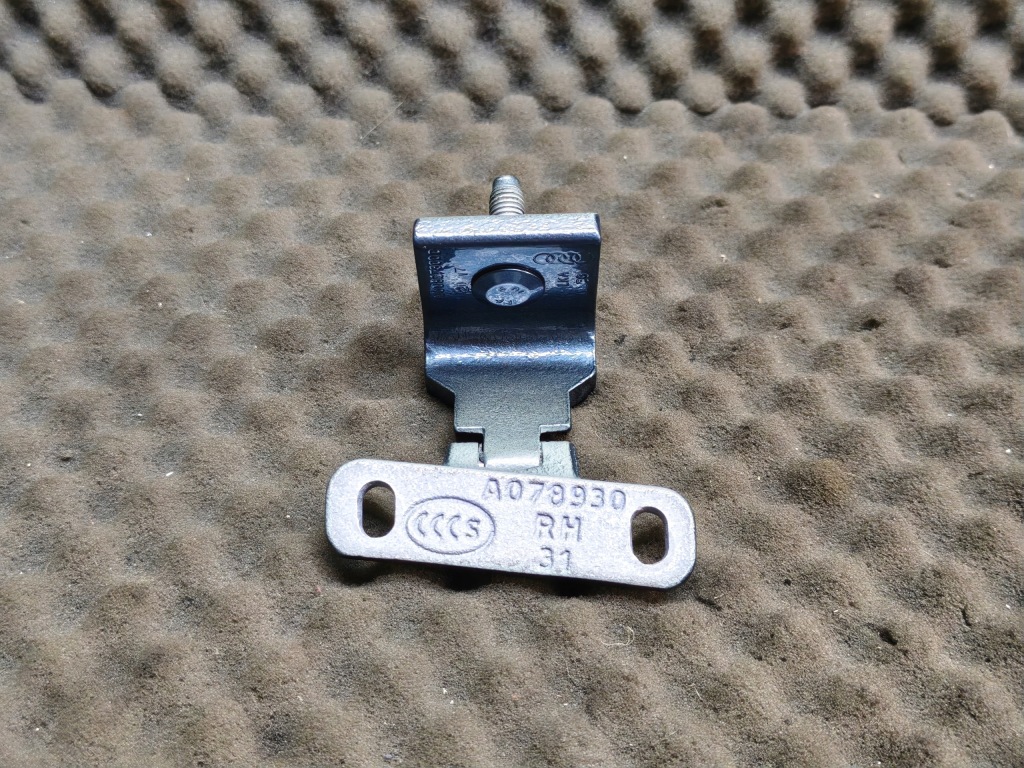 Купити 8u0827300d петля кришки багажника audi q3
