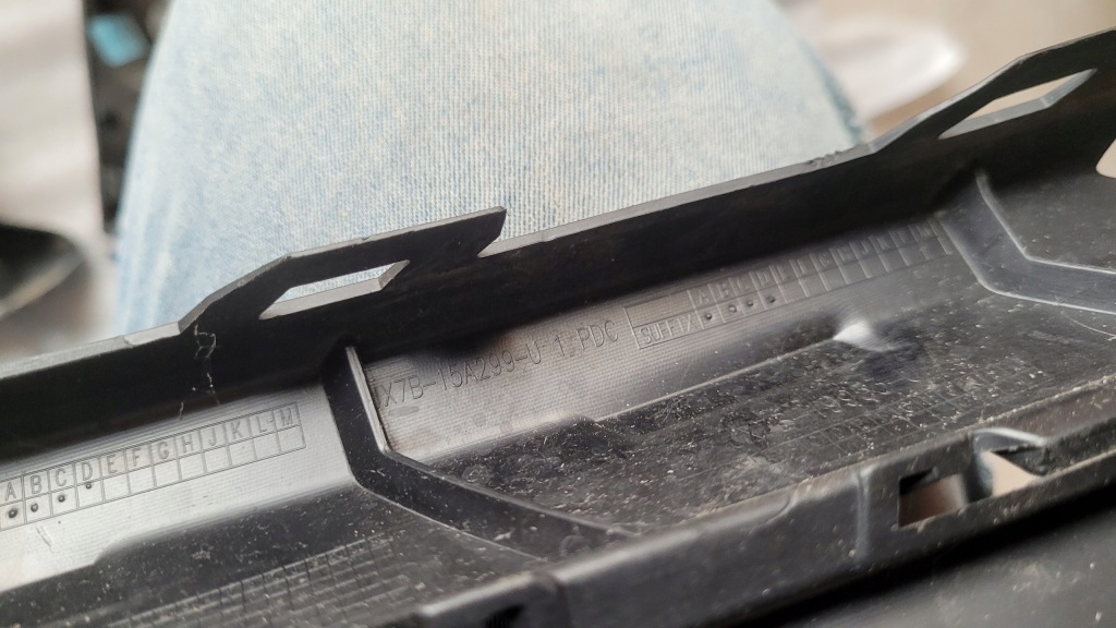 Решітка протитуманної фари ліва ford focus mk4 active jx7b-15a299-u решітка бампера Зі Шроту