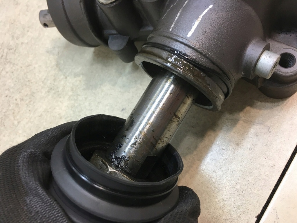 фото №8, Трансмиссия рулевая рейка vw passat b5 1.9 tdi 8d1422072a