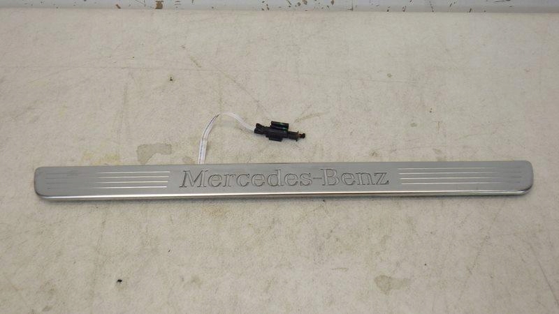 Купити Молдинг накладка поріг лівий перед led mercedes w176