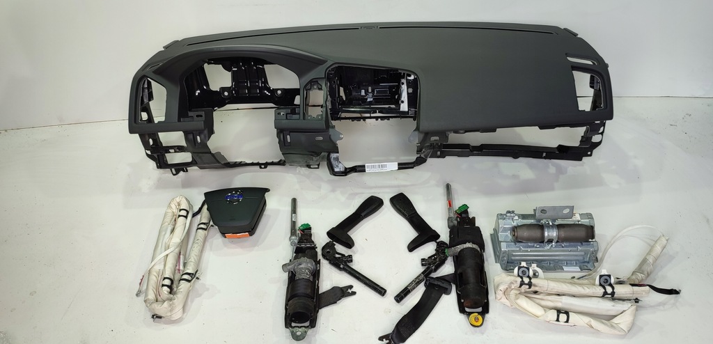 фото №1, Volvo xc60 панель приладів консоль подушка безпеки подушки безпеки ремені