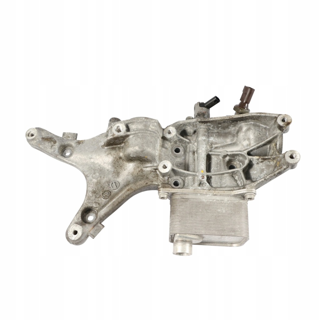 фото №11, Audi s3 8v 2.0 tfsi кронштейн основание фильтра масла радиатор 06l903143d