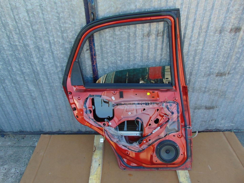 фото №13, Дверь левый задняя suzuki sx4 тонированная стекло zfm