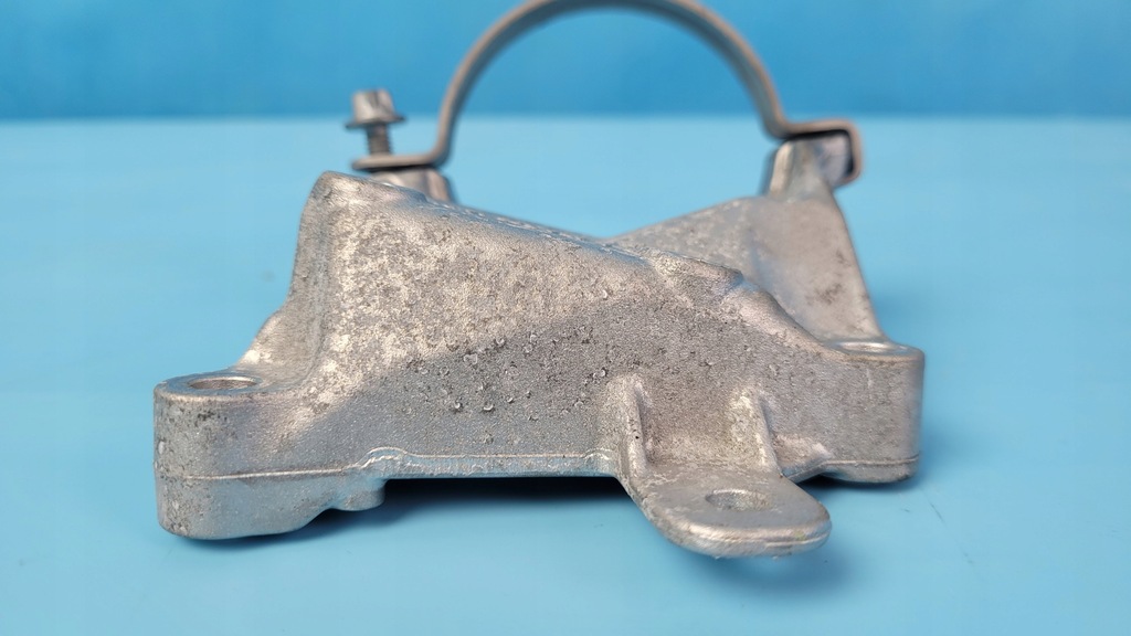 фото №5, Mercedes w206 c200 кронштейн кронштейн насоса wody a6542031701 a6542031601