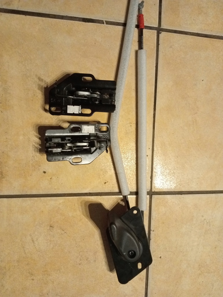 фото №1, Ручка дверь правый задняя 9832090780 vivaro c expert