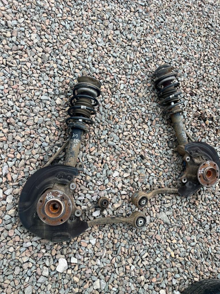 Купить Bmw x1 e84 2.0 d поворотный кулак mcperson правая левая