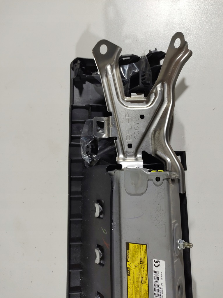 фото №8, Lexus is300h 13r подушка колінна пасажира uk