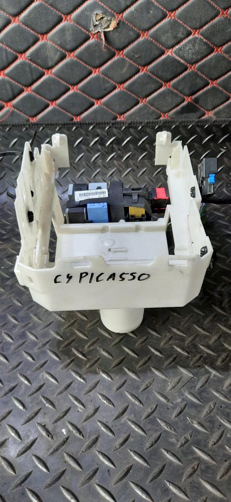 фото №1, Коробка предохранителей c4 picasso ii 9666232680
