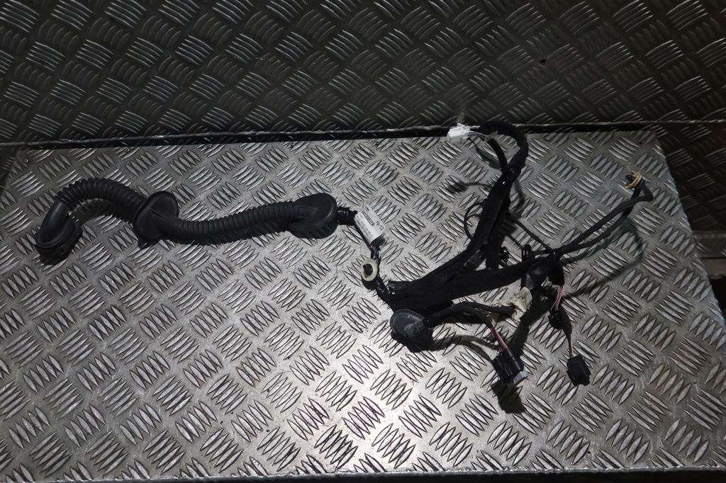 фото №1, Жгут электропроводка кабели дверь правый задняя renault megane iv hb 241268520r