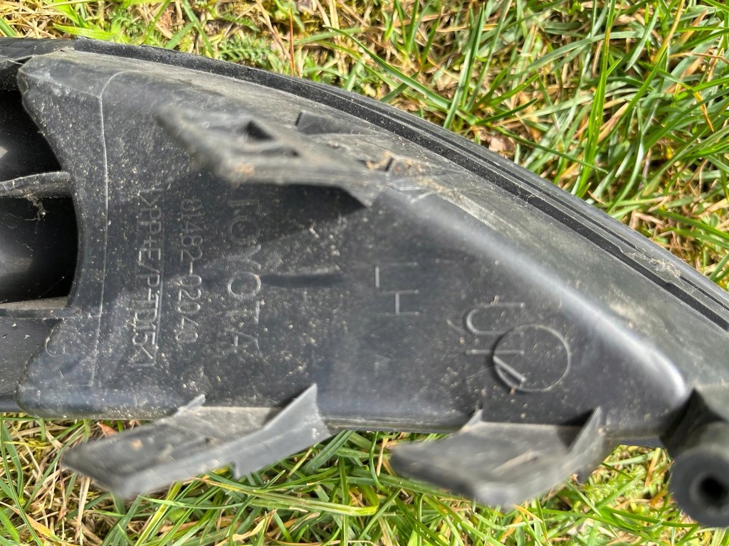 фото №1, Toyota auris 07-09 заглушка протитуманна фара ліва 81482-02040