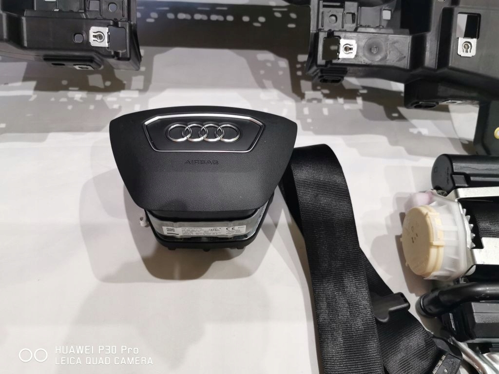 фото №7, Audi a6 a7 c8 alcantara rs комплект панель  ремені подушка безпеки панель приладів приладова
