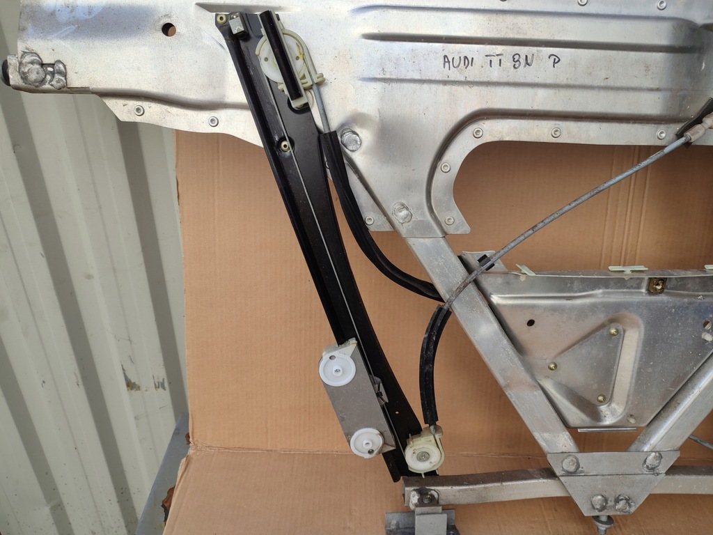 фото №8, Механизм стекло правый перед пассажира audi tt 8n cabrio 8n7837730 europa