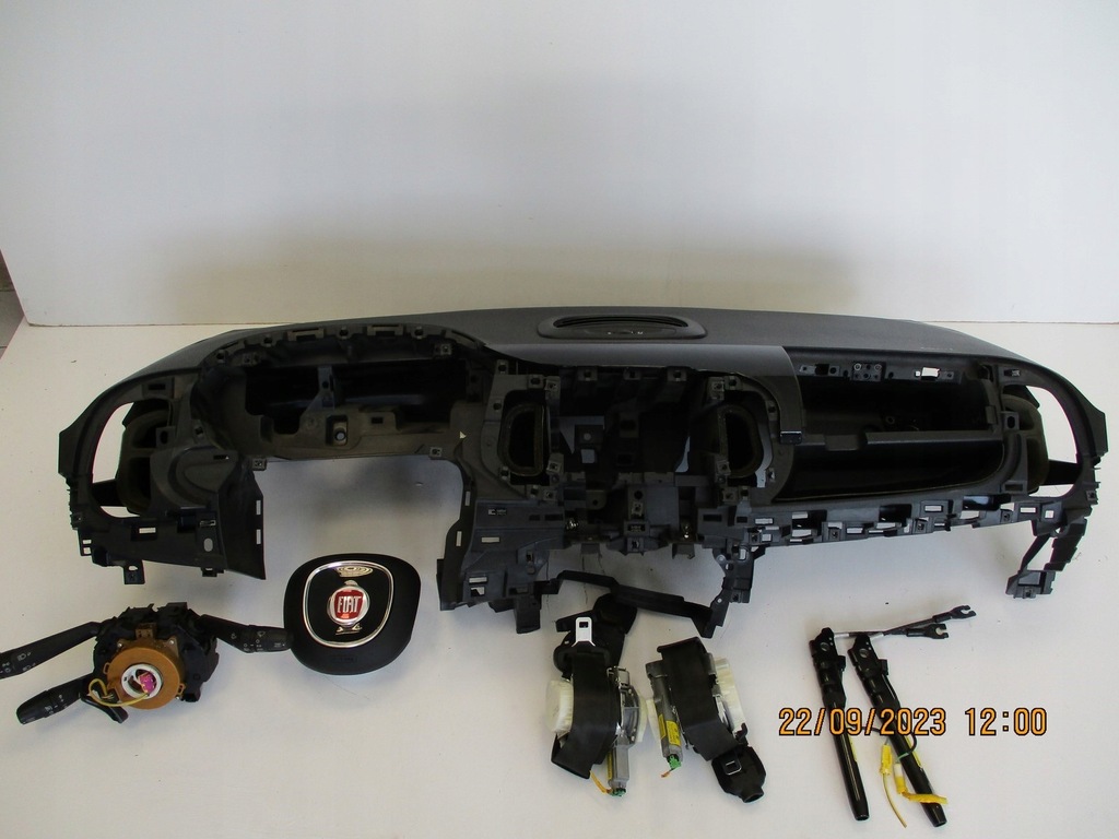 фото №6, Консоль pulpit приборная панель fiat 500 l czarna