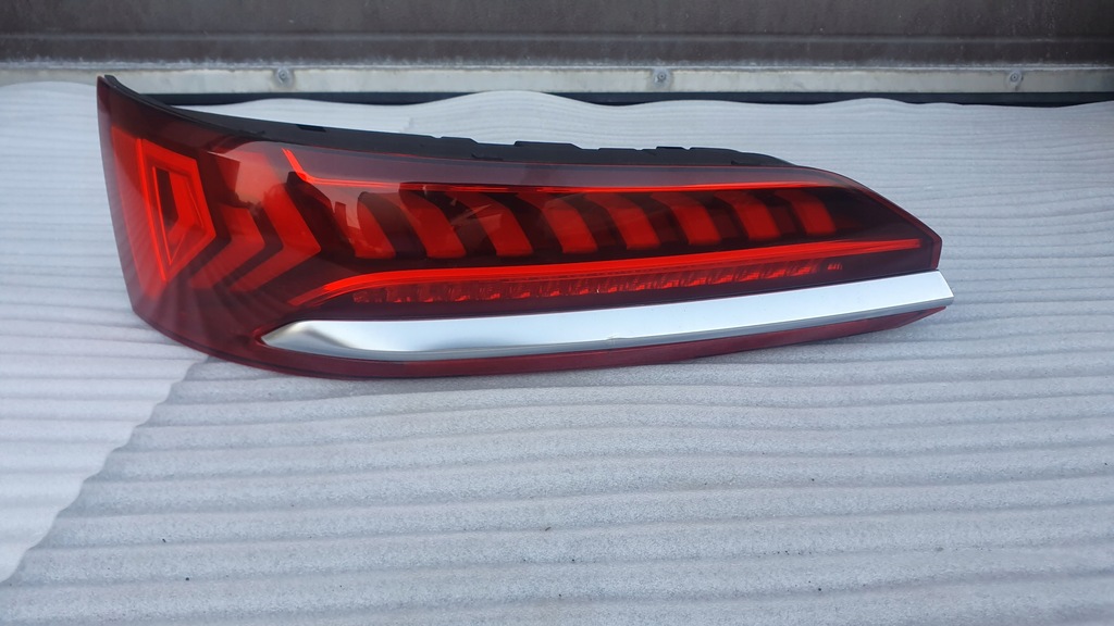 фото №1, Audi q7 4m 4m0945307 лампа задняя левая задняя led