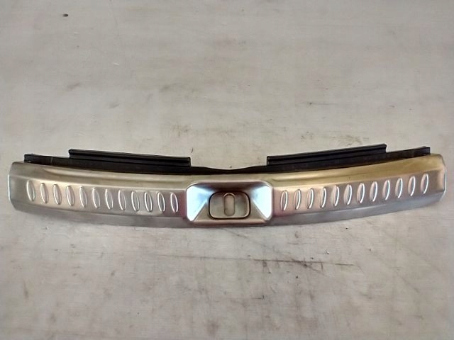 фото №1, Hyundai i40 kombi захист поперечина заднього поріг багажника задня 85770-3z000