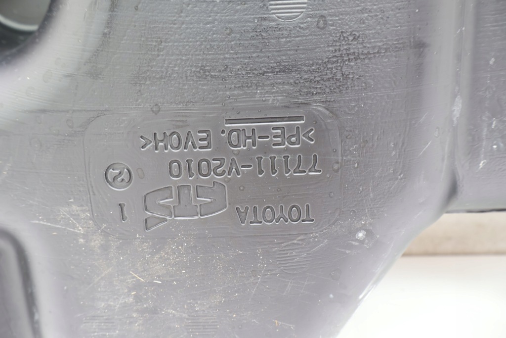 Lexus lm ii 2.5 toyota alphard vellfire бак топлива 77111-v2010 Киев