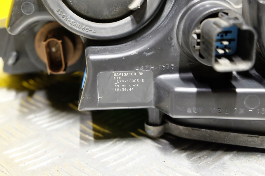 фото №11, Lincoln navigator 2003- фара лампа ксенон права usa